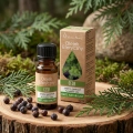 Vera Nord olejek eteryczny Cedr 10 ml. 100% naturalny i organiczny. Wspomaga pielęgnację skóry z objawami cellulitu. Stymuluje układ krążenia, uspokaja. Działa antyseptycznie, dezynfekująco i ściągająco.