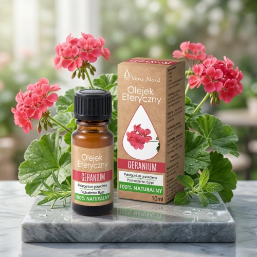 Vera Nord olejek eteryczny Geranium 10 ml. 100% naturalny i organiczny. Ma działanie moczopędne, dezodorujące i tonizujące. Wzmacnia i regeneruje komórki. Jest bardzo korzystny w leczeniu trądziku, stanów zapalnych i innych chorób skóry.