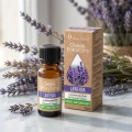 Vera Nord olejek eteryczny Lawenda 10 ml. 100% naturalny i organiczny. Idealny dla cery problematycznej - łagodzi objawy trądziku. Poprawia nastrój, uspokaja, odpręża, pomaga w walce z bezsennością.