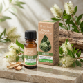 Vera Nord olejek eteryczny Niaouli 10 ml. 100% naturalny i organiczny. Łagodzi dolegliwości takie jak trądzik, oparzenia. Pomaga zwiększyć koncentrację. Doskonale sprawdza się przy zwalczaniu infekcji takich jak przeziębienie, gorączka, grypa.