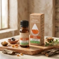 Vera Nord olejek eteryczny Mirra 10 ml. 100% naturalny i organiczny. Polecany przy chorobach układu oddechowego. Przyspiesza gojenie się ran, odleżyn, głęboko popękanej skóry, trądziku, działa zmiękczająco na blizny.