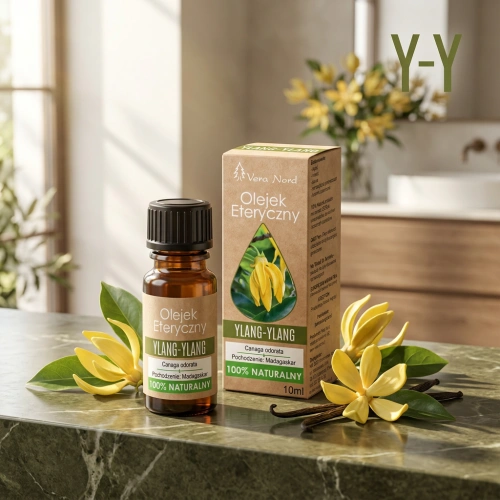 Vera Nord olejek eteryczny Ylang-Ylang 10 ml. 100% naturalny i organiczny.  Odpręża, relaksuje, działa orzeźwiająco. Zalecany przy depresji, lękach i bezsenności. Obniża ciśnienie krwi i wycisza centralny układ nerwowy.